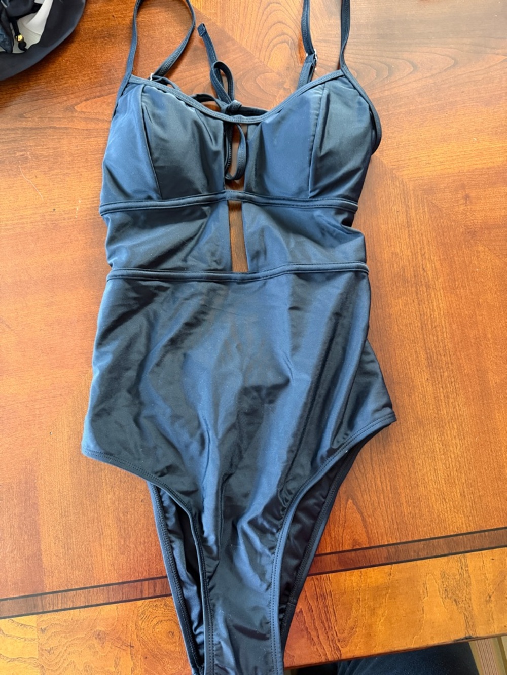 Cupshe Black Keyhole One-Piece Swimsuit Small NWT - Picture 7 of 7